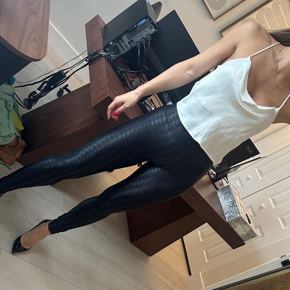 Zara White Camisole Top - Picture 3 of 6